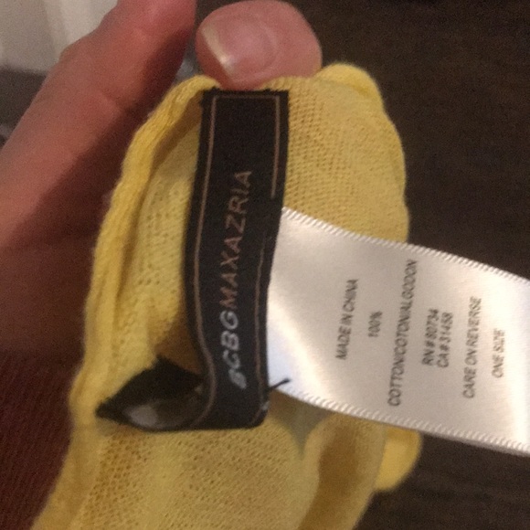 Women’s Scarf - Picture 3 of 3